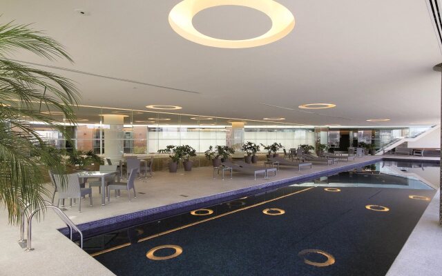 Plaza Suites