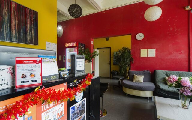 Moni Gallery Hostel