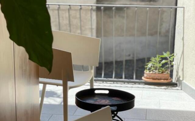 LE RONDINI - Courtyard apartment with balcony & terrace