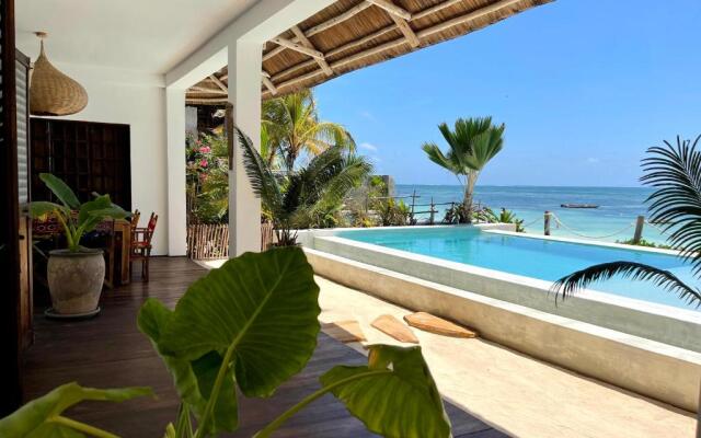 Joya' Beach Suites & Villa