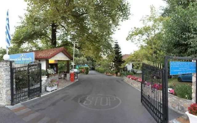 Heraklia Beach Camping & Apartments