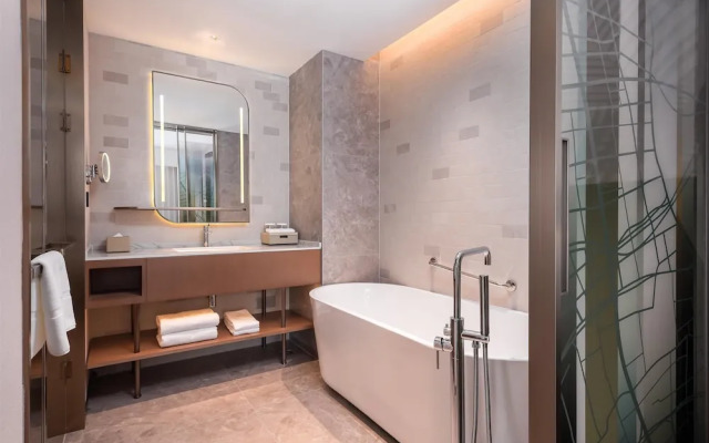 Hilton Garden Inn Xinyang East Railway Station