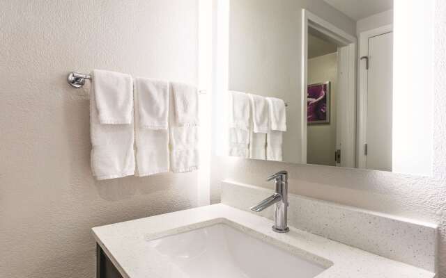 La Quinta Inn & Suites by Wyndham Columbia / Fort Meade