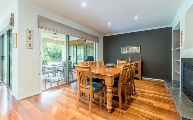 Oceans 11 - Surfside - Wifi & Foxtel - Pet Friendly (Outside Only)