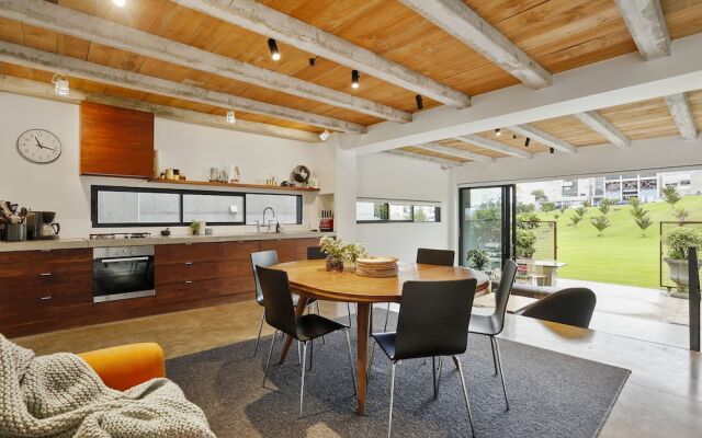 Architectural Parkside Paradise