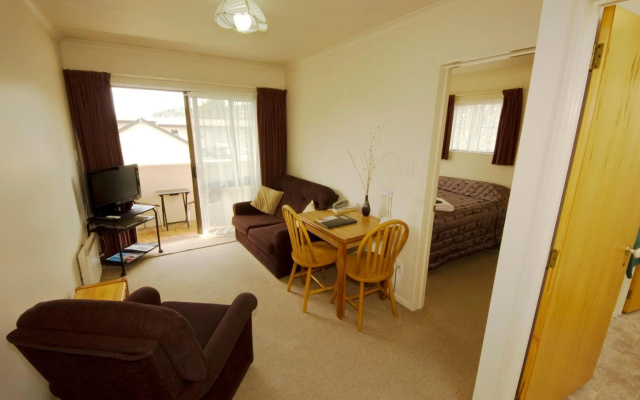 Arrow Motel – Guest Rooms – Nelson