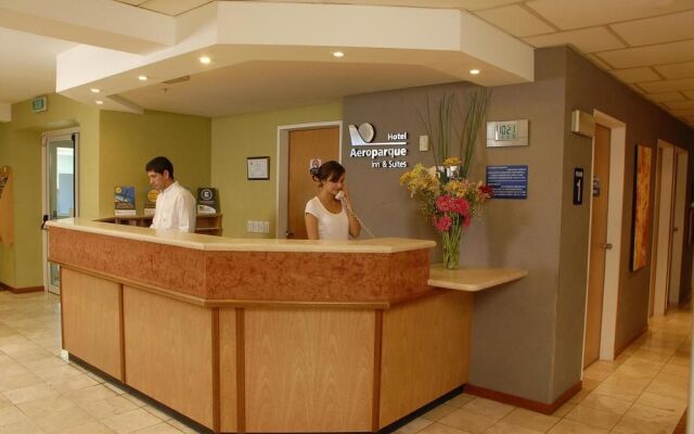 Hotel Aeroparque Inn & Suites