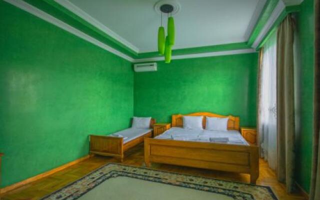 Sister's Warm Guest House