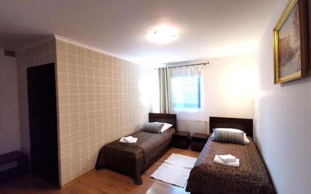Dworek Złoty Róg Hotel i Restauracja
