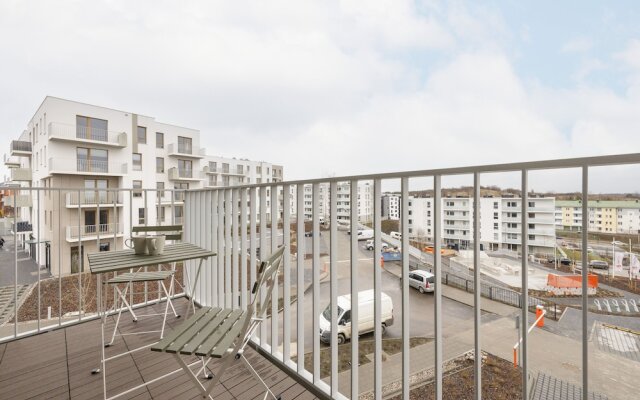 Apartment With Desk in Gdansk by Renters