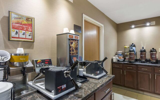 Comfort Inn & Suites Black River Falls I-94