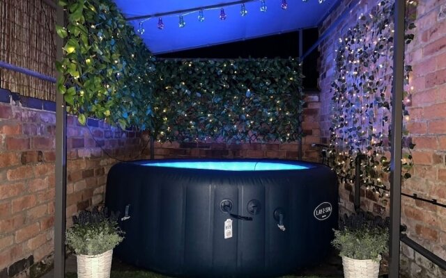 Jacuzzi Spa! Stunning Entire Guest House - Netflix