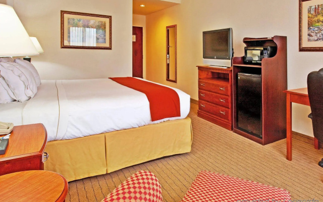 Holiday Inn Express Hotel & Suites Dyersburg by IHG