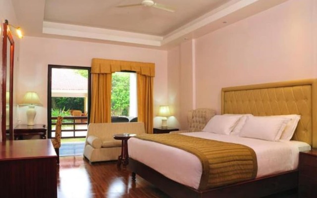 Le ROI Corbett Resort