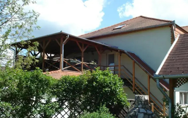 Hegyalja Vendégház