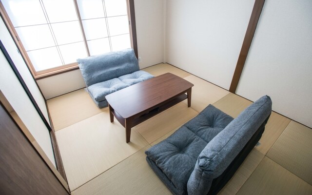 YUYU House - Imazado Anywhere Door