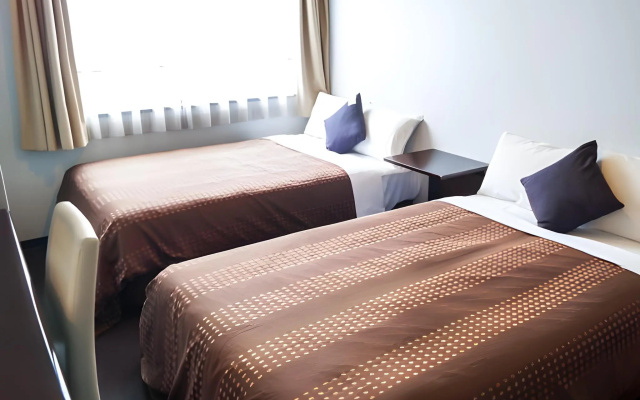 Hotel Livemax Umeda – Guest Rooms – Osaka