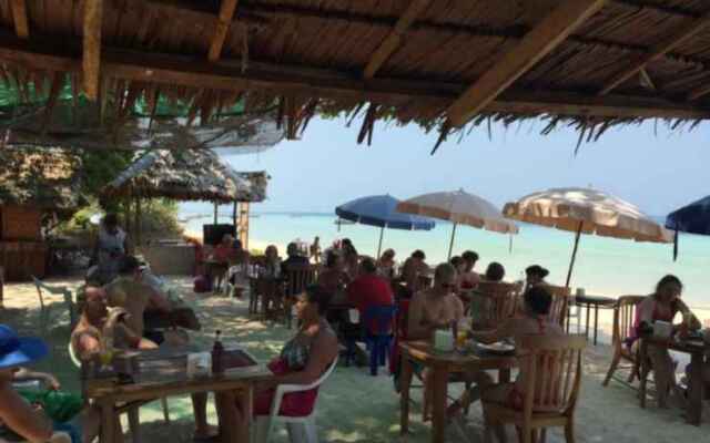 Koh Ngai Camping Restaurant