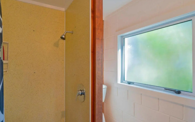 Beachfront Views - Hahei Holiday Home