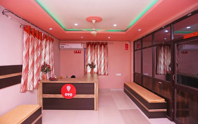 OYO 9842 Hotel Shibani & Suhani