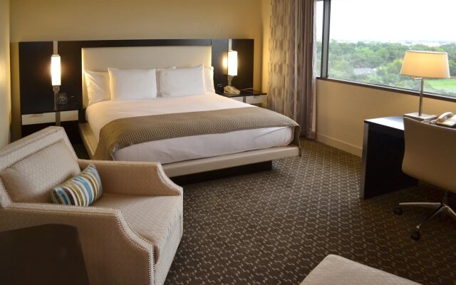 Doubletree by Hilton Houston Hobby Airport