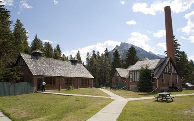 Banff Y Mountain Lodge