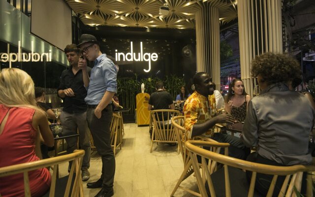 Отель Sukhumvit Suites