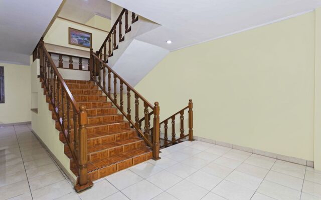 RedDoorz near Ciputra World Kuningan