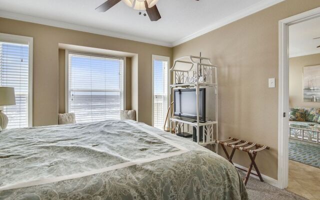 Seascape 1210 1 Bedroom Condo by RedAwning