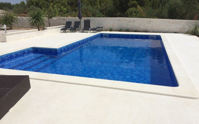 Villa Bachelor