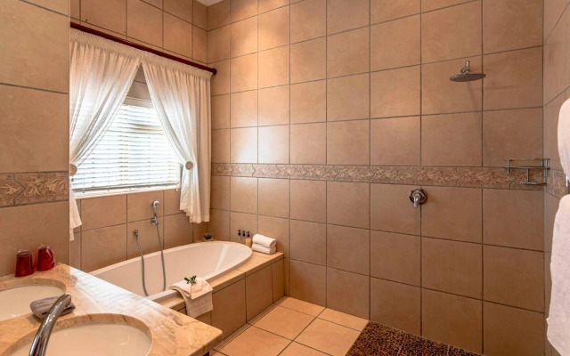 Mooiplaas Guesthouse