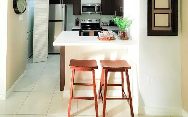 City View New Kingston Apartment w/ Pool