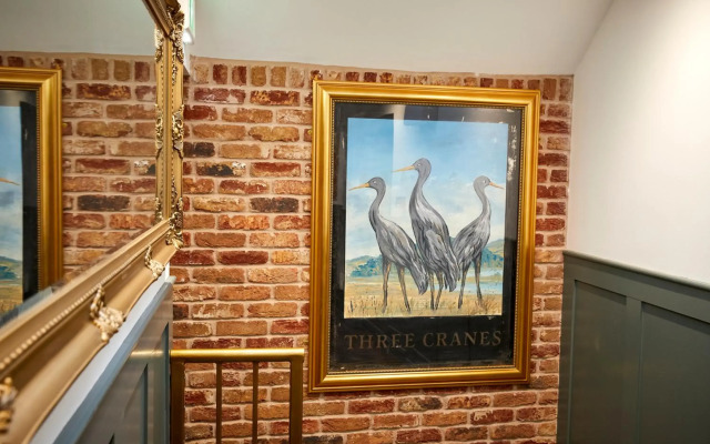 Three Cranes Serviced Apartments