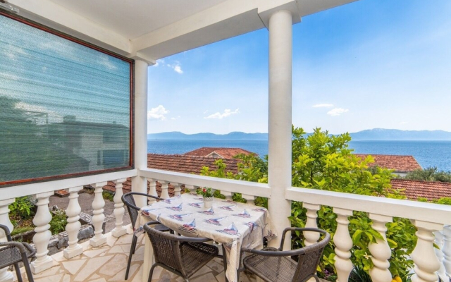 More - 60m From the sea - A1 Citron