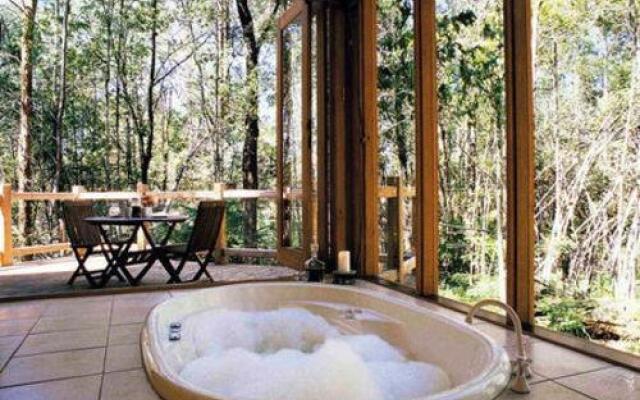 Woodlands Rainforest Retreat