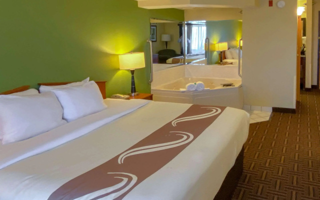 Quality Inn Bolingbrook I-55