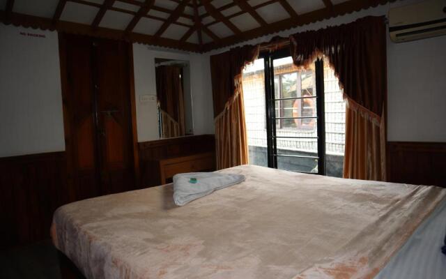 Kera Houseboats Alleppey