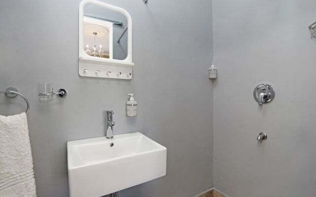 Camdene Guesthouse and sc apartments