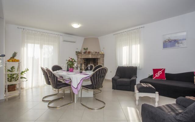 Holiday House Leonida