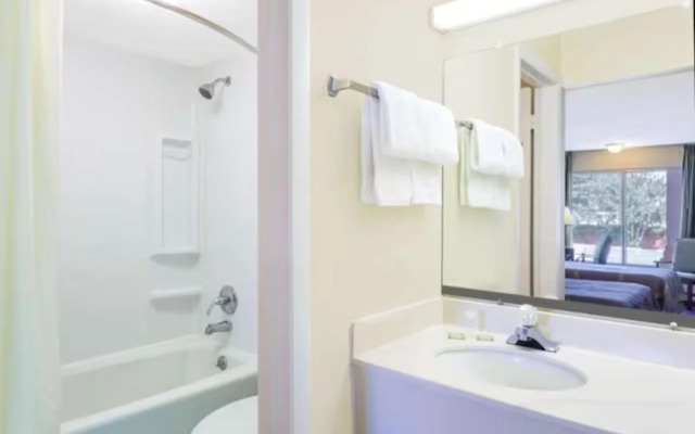 Ashland Studio Inn By OYO Richmond North near Kings Dominion