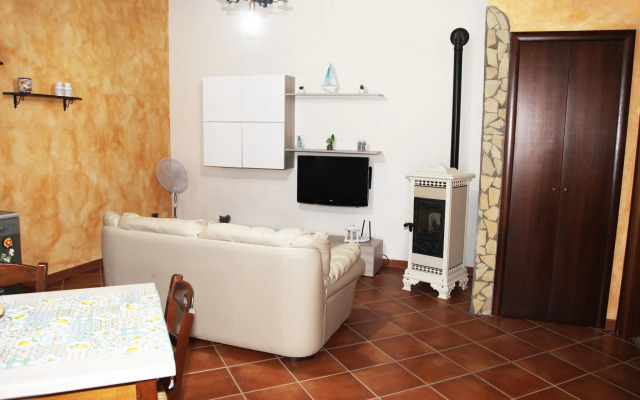 Air-conditioned villa with swimming pool 900 meters from the sea