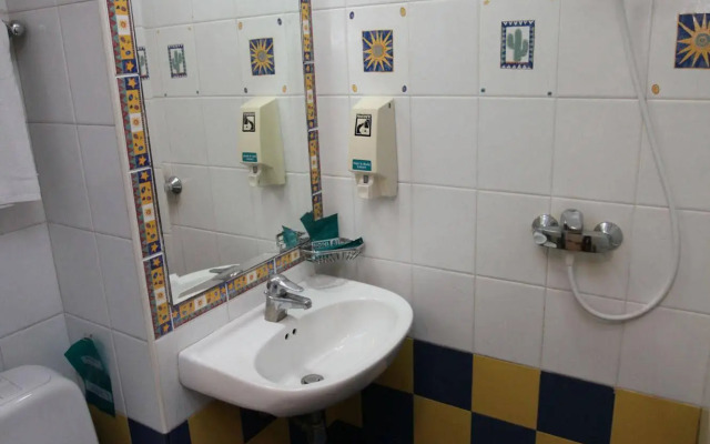 Hotel 81 Palace