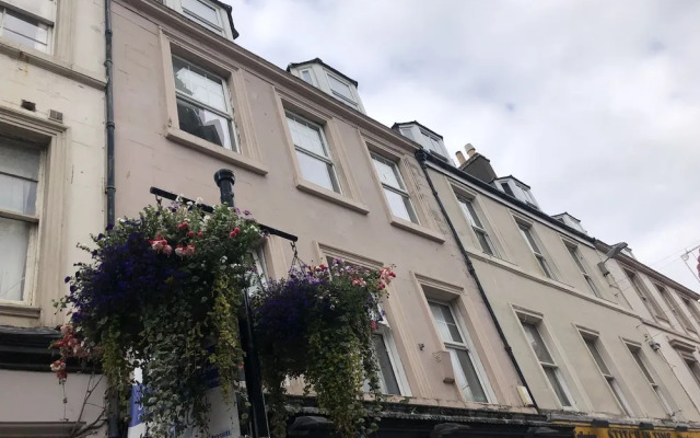 Rose Apartment 2-bed Town Centre Apartment in Ayr