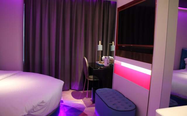 R-Kiss Boutique Hotel