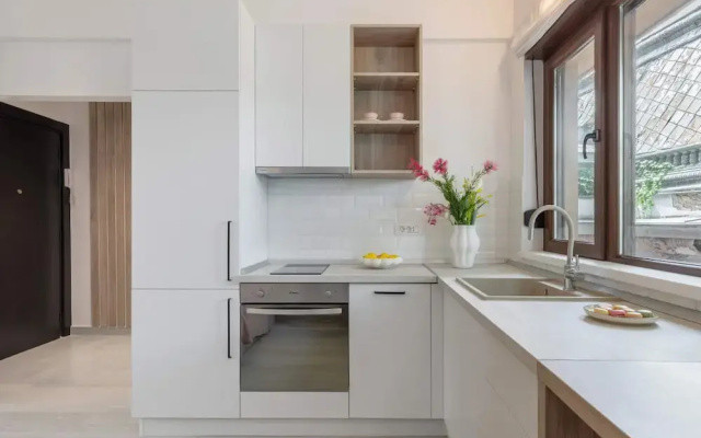 Modern & Bright Studios on Amzei Square