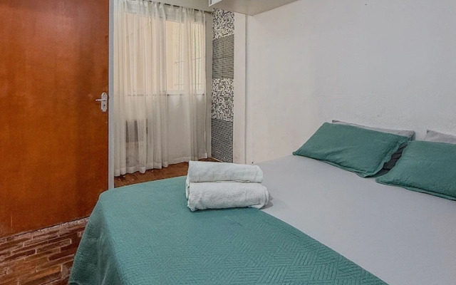 Spacious apartment on Copacabana beach