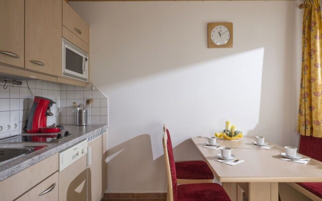 Alluring Apartment With Ski Storage,balcony,heating, Parking