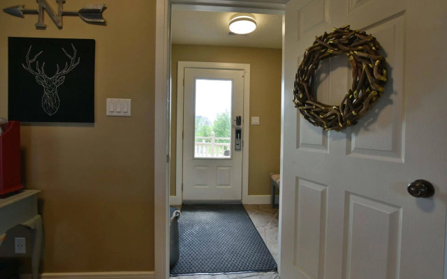 The Lodges at Blue Mountain - Historic Snowbridge Condos