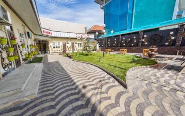 BAYANA Hotel & Hostel