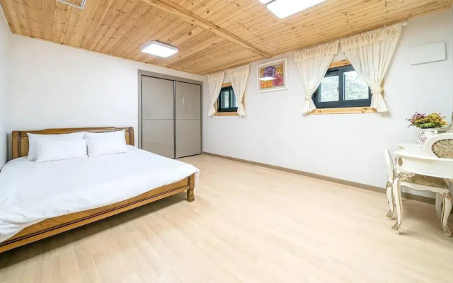 Gangneung Ggabinejip Hanok Pension